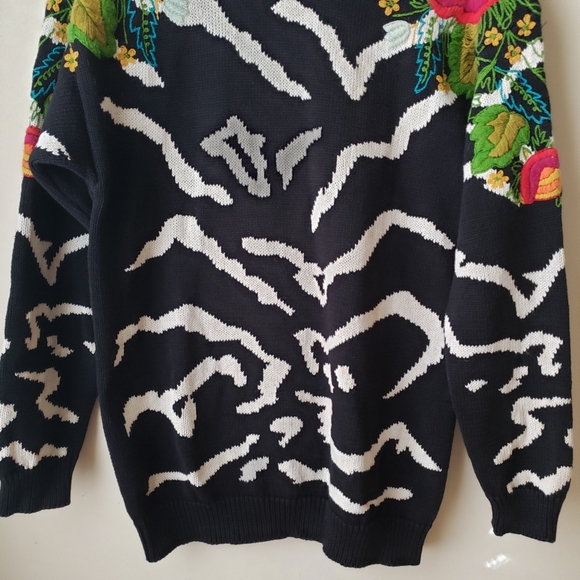 Vintage Outlander Floral and Animal Print Sweater - Picture 4 of 16